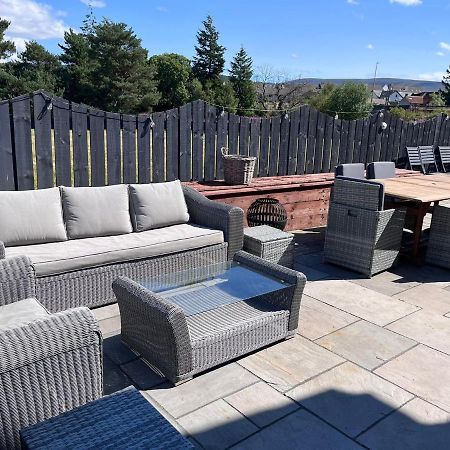 Alcantara- Modern Home With Hot Tub- Sleeps 10 Cromdale Екстер'єр фото