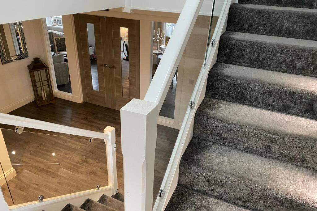 Alcantara- Modern Home With Hot Tub- Sleeps 10 Cromdale Екстер'єр фото