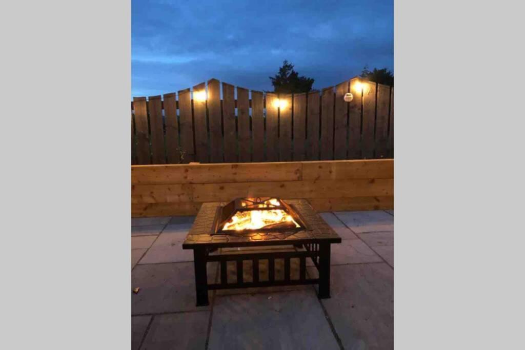Alcantara- Modern Home With Hot Tub- Sleeps 10 Cromdale Екстер'єр фото