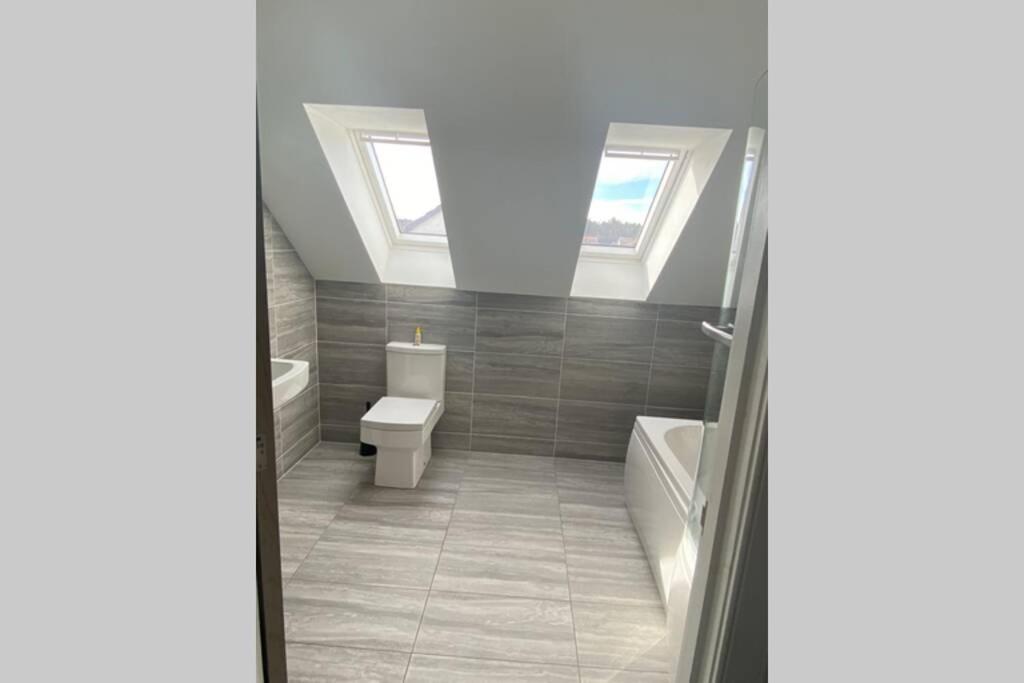 Alcantara- Modern Home With Hot Tub- Sleeps 10 Cromdale Екстер'єр фото