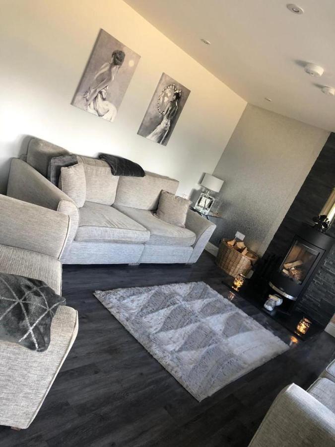 Alcantara- Modern Home With Hot Tub- Sleeps 10 Cromdale Екстер'єр фото