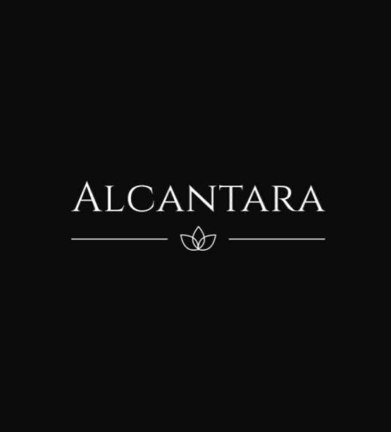 Alcantara- Modern Home With Hot Tub- Sleeps 10 Cromdale Екстер'єр фото