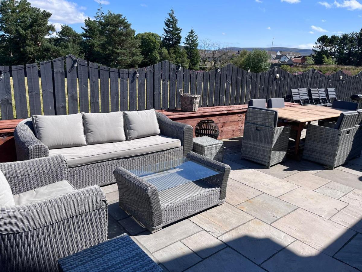 Alcantara- Modern Home With Hot Tub- Sleeps 10 Cromdale Екстер'єр фото